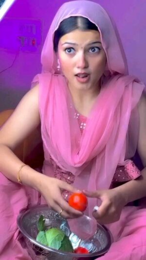 Akshita Dwivedi Instagram - Ekdum khancha piece š¤£
#akshitadwivedi #india #akshitarmy #acting #act #explore #reels #explore #viral #reelsinstagram #viral