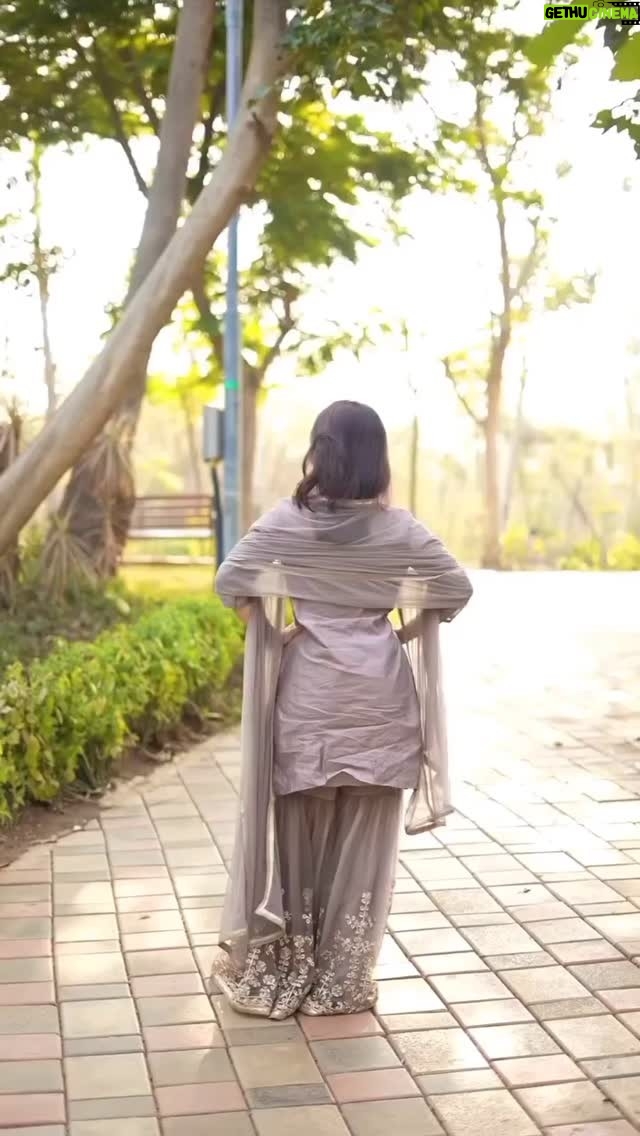 Akshita Dwivedi - 2.3K Likes - ❣️❣️

#akshitadwivedi #india #akshitarmy #acting #act #explore #reels #reelsinstagram #viral #viralreels