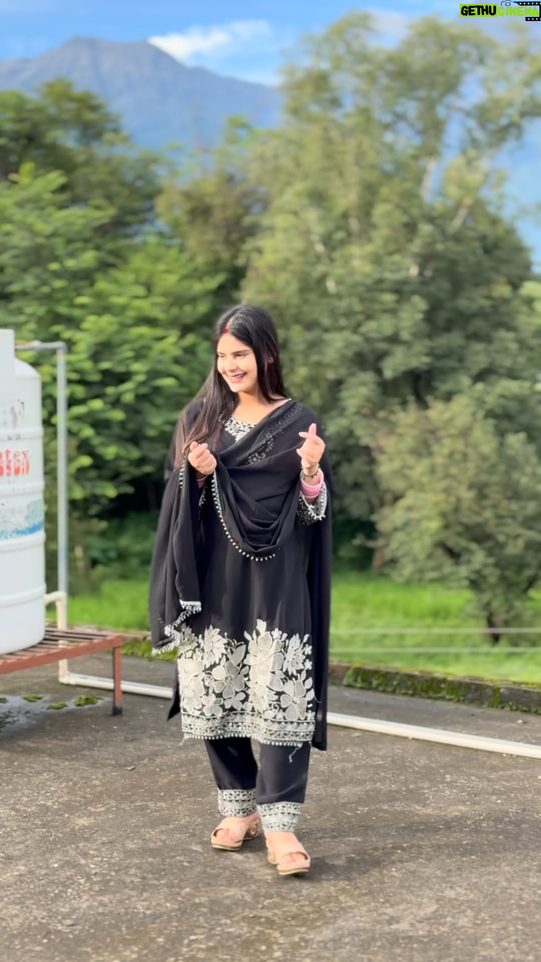 Akshita Khera - 89.1K Likes - 🖤🖤

Suit by👉🏻 @kccollection_49