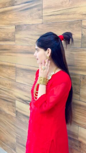 Akshita Khera Instagram - Artificial jewellery hub with 1gm gold jewellery {First floor of Laxmi jewellers }(college road kangra) 176001