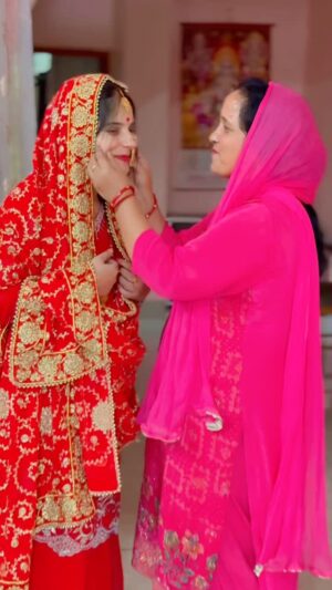 Akshita Khera Instagram - Meri maa❤️