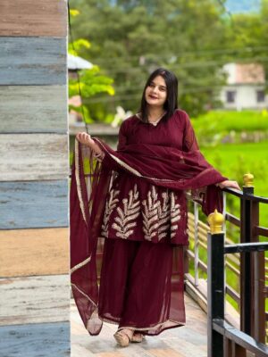 Akshita Khera Instagram - 🥀🤎
Dress by👉🏻 @lahanga_bazzar