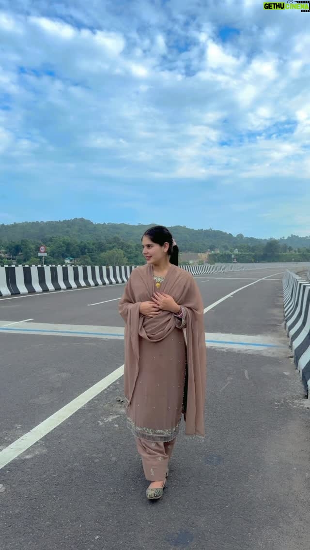 Akshita Khera - 47.3K Likes - 🤎🤎

Suit by👉🏻 @lehanga.house