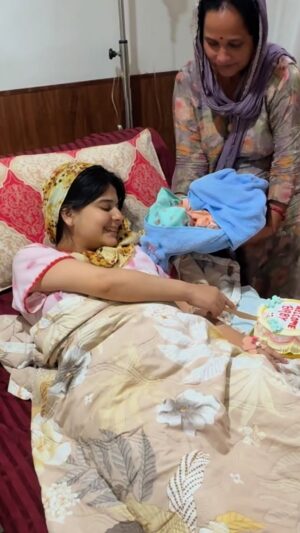 Akshita Khera Instagram - New baby a gyaa ♥️👼♥️🫂👌🦚👼 #minivlog #kangra #dharamshala #himachal #himachalpradesh #hp #ankitbinnysharma #babygirl #newbabygirl #instagram #instagood #vlog #akshitakhera