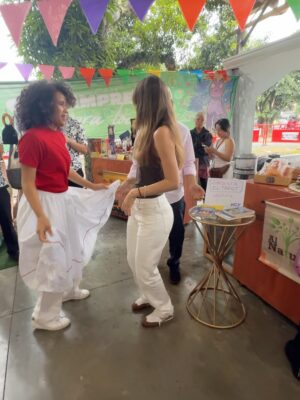 Alejandra Ávila Instagram - Un poquito de esta Semana  maravillosa! El último vídeo es una sorpresa de Don Jorge bailando! Lo dio todoooo 🫶