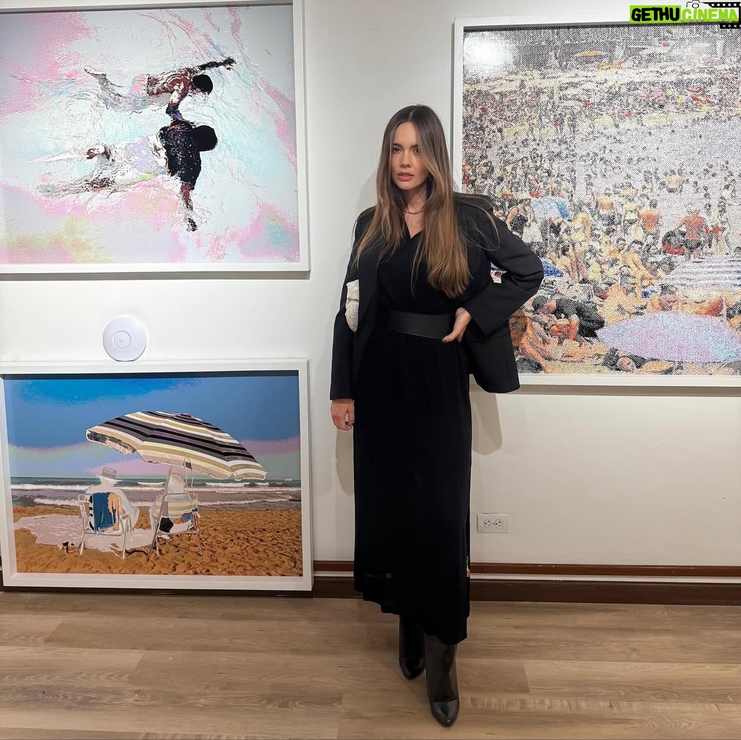 Alejandra Ávila - 3 Likes - Anoche en la inauguración de UN FAIR
Tequendama
International Art Fair 🧸
