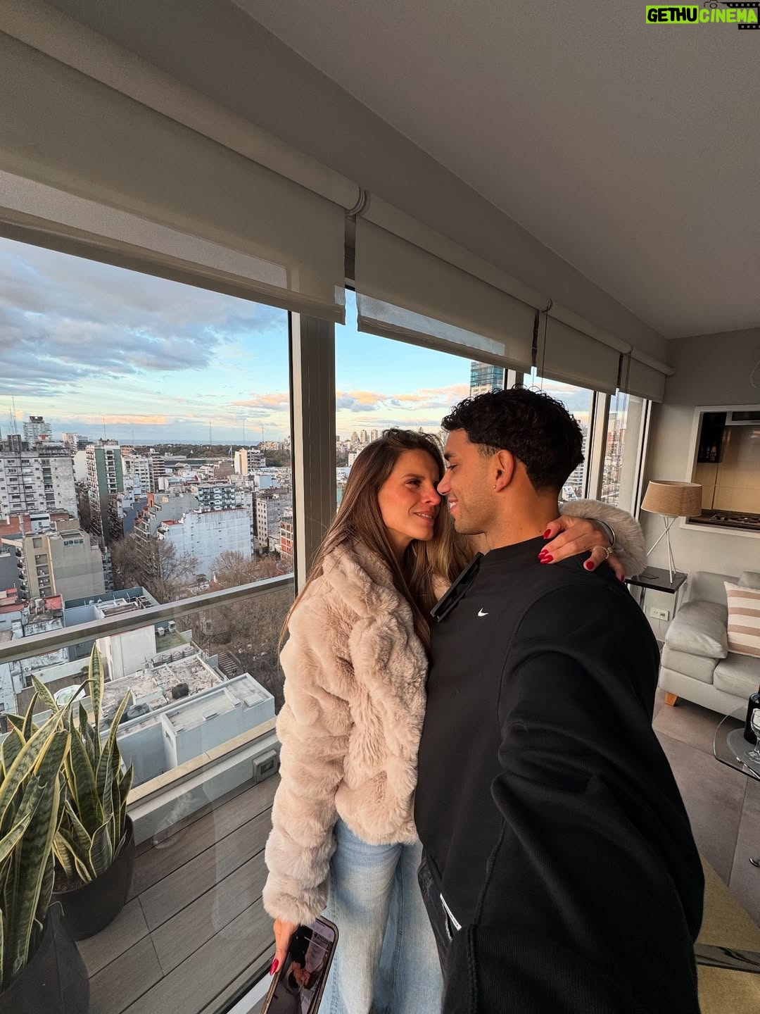 Alejandra Baigorria - 52.5K Likes - ✨Buenos Aires con mi esposa, pasándola genial, viviendo y coleccionando más experiencias. Viajar y trabajar contigo es lo máximo, porque cada lugar se disfruta el doble a tu lado. 💕✈️🇦🇷