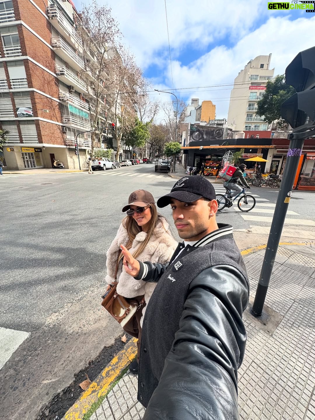 Alejandra Baigorria - 52.5K Likes - ✨Buenos Aires con mi esposa, pasándola genial, viviendo y coleccionando más experiencias. Viajar y trabajar contigo es lo máximo, porque cada lugar se disfruta el doble a tu lado. 💕✈️🇦🇷