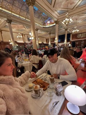 Alejandra Baigorria Instagram - āØBuenos Aires con mi esposa, pasĆ”ndola genial, viviendo y coleccionando mĆ”s experiencias. Viajar y trabajar contigo es lo mĆ”ximo, porque cada lugar se disfruta el doble a tu lado. šāļøš¦š·