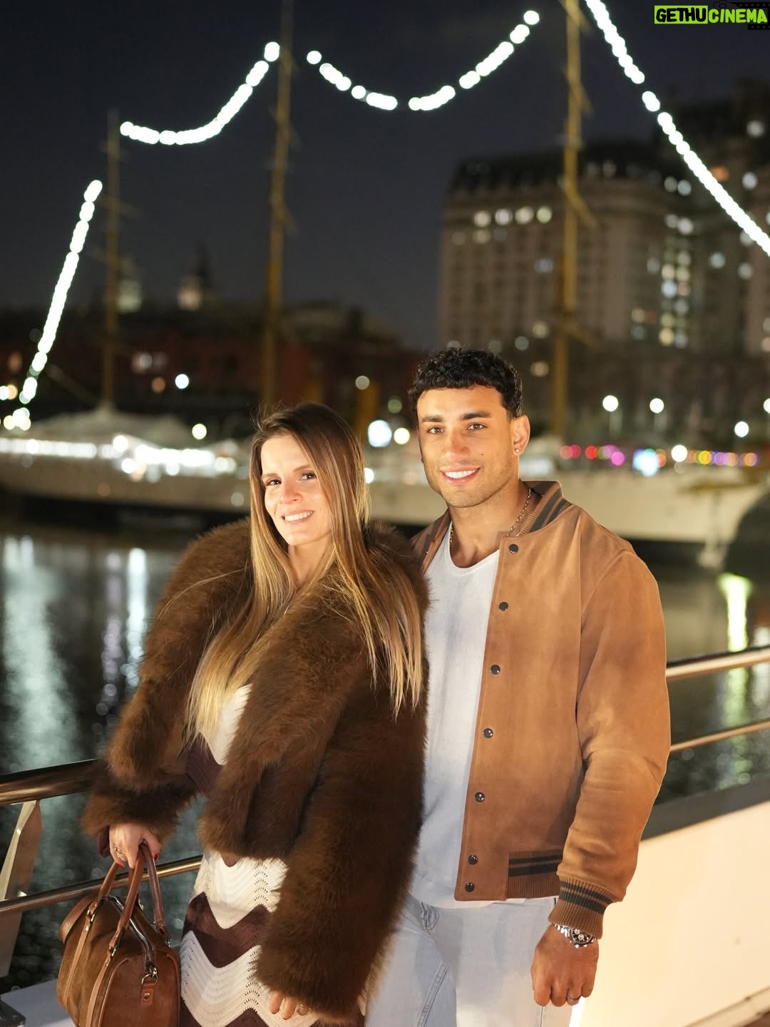 Alejandra Baigorria - 52.5K Likes - ✨Buenos Aires con mi esposa, pasándola genial, viviendo y coleccionando más experiencias. Viajar y trabajar contigo es lo máximo, porque cada lugar se disfruta el doble a tu lado. 💕✈️🇦🇷