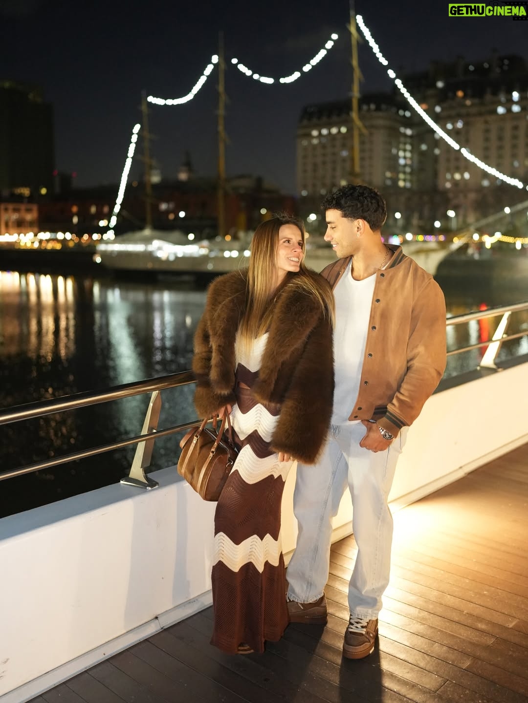 Alejandra Baigorria - 52.5K Likes - ✨Buenos Aires con mi esposa, pasándola genial, viviendo y coleccionando más experiencias. Viajar y trabajar contigo es lo máximo, porque cada lugar se disfruta el doble a tu lado. 💕✈️🇦🇷