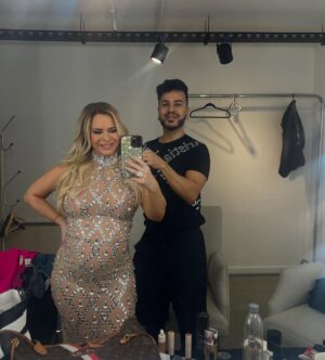 Alejandra Maglietti Instagram - Hoy en la @lamesazarg ✨ no sé en que momento creció tanto la panza pero acá estoy con 18 semanas ❤️💪🏻 les gusta mi look? #makeup & #hairstyle @sergiolinaresmkp #bronze @luxurybronzeok