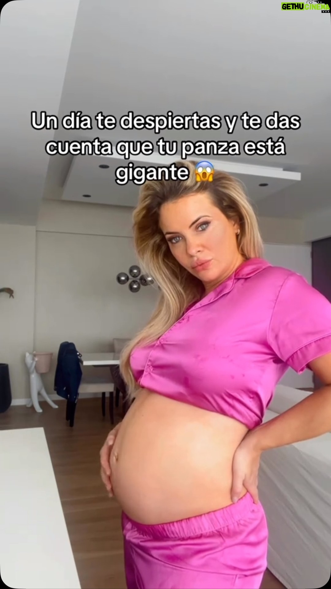 Alejandra Maglietti - 47.1K Likes - En que momento pasó esto? 😱😱 dicen que es panza de varón?