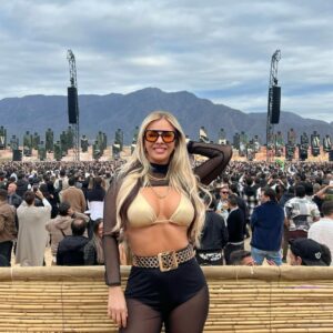 Alejandra Maglietti Instagram - @djhernancattaneo 🙌🏻🌟 #mendoza 🍷 #bronze @luxurybronzeok ❤️