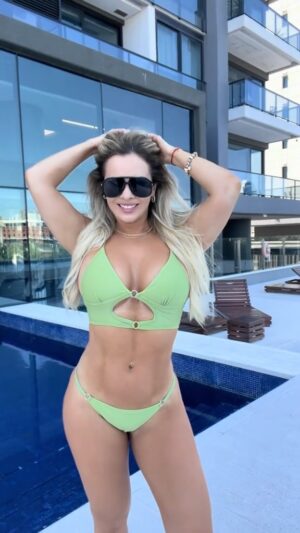 Alejandra Maglietti Instagram - Amé las mallas de la nueva temporada de @aghattabikinis son un 🔥🔥🔥
Tienen precios increíbles porque son fabricantes😉
🏡Local en Jujuy 1172 CABA ✈️Hacen envios a todo el país
#mallas #bikinis #trajesdebaño #verano #playa #outfitverano #aghattabikinis