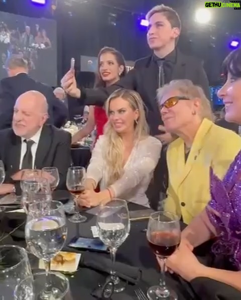Alejandra Maglietti - 32K Likes - Que noche soñada!! Si cuando tenía 15 años y vivía en Formosa alguien me hubiera dicho que iba vivir una noche así no le hubiera creído! ❤️ y si alguien me hubiera dicho que iba a tener el trabajo de mis sueños probablemente tampoco! Gracias @benditac9 por ser el lugar que me saca sonrisas hace 15 años, si tengo un día difícil solo basta llegar al canal y ver a mis compañeros para que todo lo malo se olvide, eso es #Bendita para mi, un oasis en mi vida. Gracias @elbetocasella por elegir que sea parte de esta familia! Gracias @okleogonzalez gracias a todos mis compañeros los que se ven en cámara y los que no! @anyventura1 @edithhermida @soypagani @enzoaguilarokk @wqueijeiro @laromiscalora @tanonietook y muchos más ❤️❤️