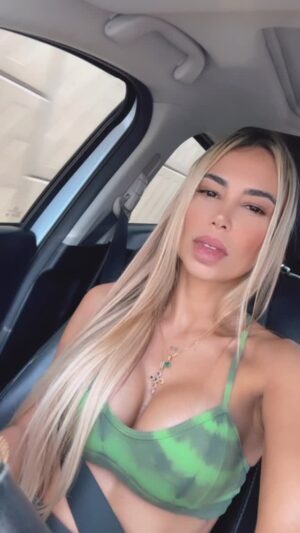 Alejandra Pinzón Instagram - Hay algo que me mata cuando usted me mira ❤️
