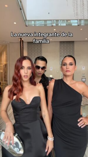 Alejandra Sandoval Instagram - Te amamos queen @queenjuandy
(La collab q necesitabas y no sabias)