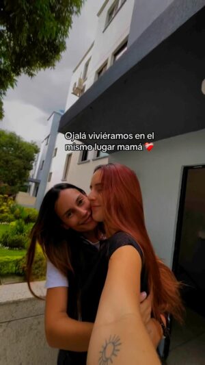 Alejandra Sandoval Instagram - Mami todo fuera más fácil si viviéramos en la misma ciudad ❤️🩹
Mándaselo a tu ma q vive lejos