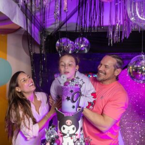 Alejandra Sandoval Instagram - Momentos Felices y Detalles del CUMPLE 🎂de MIRANDA💖
.
🎀 @victoriasparty_ 
🎂 @yolandacakefactory 
🎁 @tufiestainfantilcaracas 
🍕 @roccolanopizzas
📸🎥 @photocaracas.ve