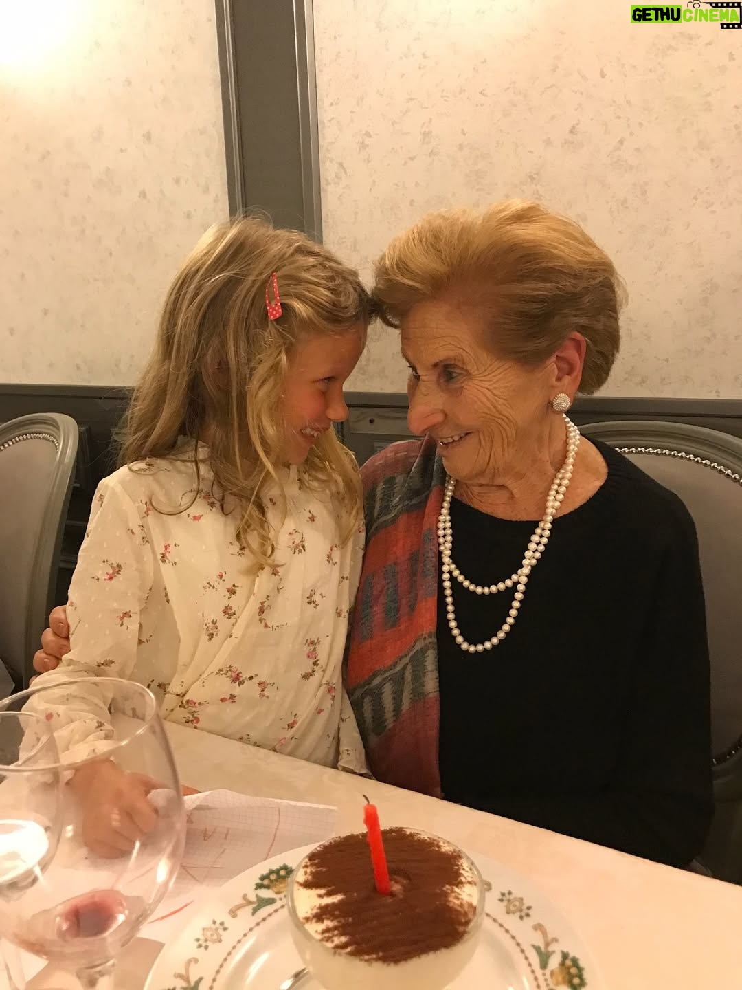 Alessia Marcuzzi - 135.1K Likes - Ma come e’ possibile che siamo gia’ a 14 amore mio???😩
Tanti auguri alla ragazza piu’ buffa, pazzarella, artistoide, rompina, talentuosa, goccia cinese, sensibile, generosa e drama queen che io conosca! E gli ultimi video lo confermano (compresa la mia imitazione!)😂❤️❤️❤️❤️
Fammi ridere sempre ti prego. E fammi commuovere sempre ti prego. E non farmi fare tardi il sabato sera nascosta in macchina in pigiama…. Ti pregooooo🤪
Ti amo
Tanto
Tanto
Tanto
E di piu’❤️❤️❤️❤️