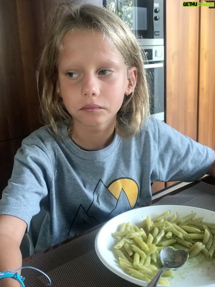 Alessia Marcuzzi - 135.1K Likes - Ma come e’ possibile che siamo gia’ a 14 amore mio???😩
Tanti auguri alla ragazza piu’ buffa, pazzarella, artistoide, rompina, talentuosa, goccia cinese, sensibile, generosa e drama queen che io conosca! E gli ultimi video lo confermano (compresa la mia imitazione!)😂❤️❤️❤️❤️
Fammi ridere sempre ti prego. E fammi commuovere sempre ti prego. E non farmi fare tardi il sabato sera nascosta in macchina in pigiama…. Ti pregooooo🤪
Ti amo
Tanto
Tanto
Tanto
E di piu’❤️❤️❤️❤️