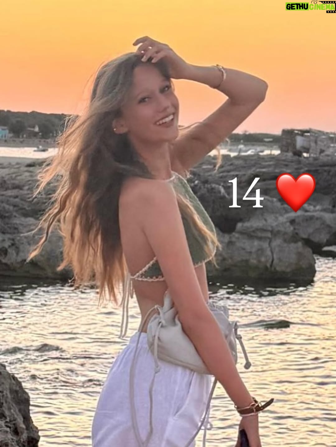 Alessia Marcuzzi - 135.1K Likes - Ma come e’ possibile che siamo gia’ a 14 amore mio???😩
Tanti auguri alla ragazza piu’ buffa, pazzarella, artistoide, rompina, talentuosa, goccia cinese, sensibile, generosa e drama queen che io conosca! E gli ultimi video lo confermano (compresa la mia imitazione!)😂❤️❤️❤️❤️
Fammi ridere sempre ti prego. E fammi commuovere sempre ti prego. E non farmi fare tardi il sabato sera nascosta in macchina in pigiama…. Ti pregooooo🤪
Ti amo
Tanto
Tanto
Tanto
E di piu’❤️❤️❤️❤️