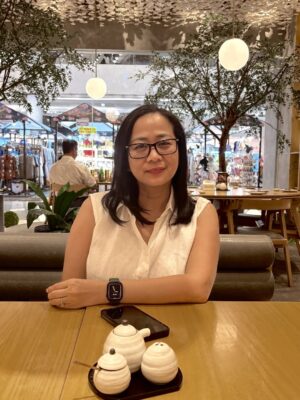 Alice Norin Instagram - Kadang kita nggak butuh banyak orang di sekitar, cukup satu yang selalu ada di setiap momen. Dari ketawa receh di salon, sampai ngobrol panjang sambil makan bareng—kamu udah lebih dari sahabat, rasanya kaya kakak sendiri. 💕 Lop you my Mbakyuuuu rempitaaaa tapi gemesin always