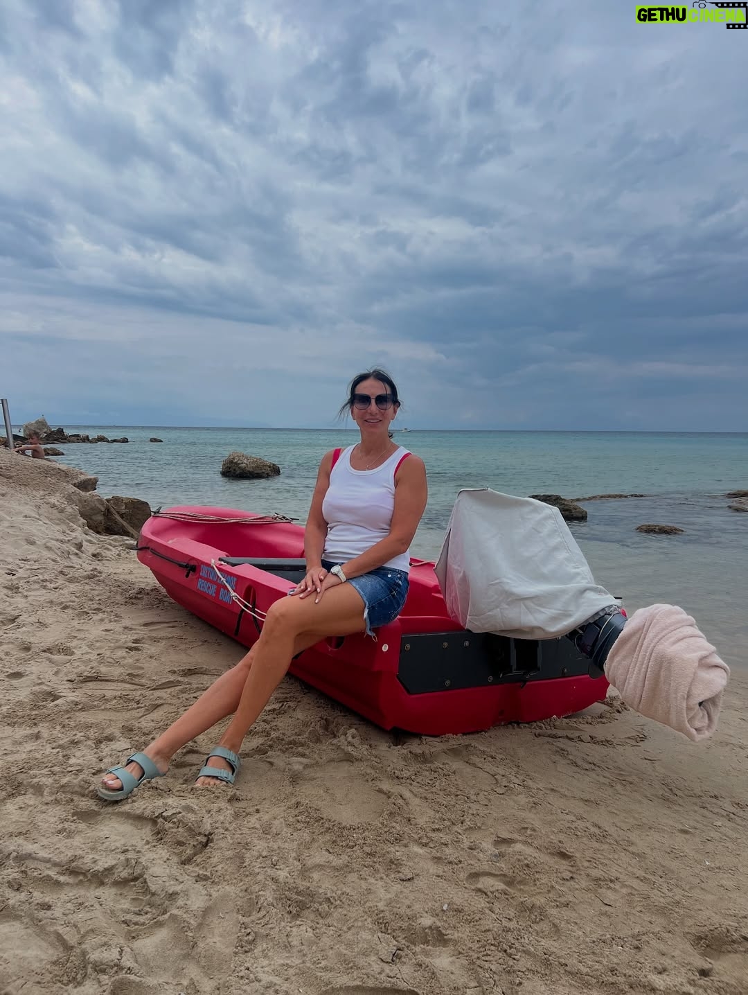Alika Smekhova - 71.7K Likes - Отпуск подходит к концу и пора возвращаться 🏡 эти фотки оставлю здесь на память о моих маленьких греческих каникулах❤️

#аликасмехова #актриса #путешествие #каникулы #греция #greece #holiday #alikasmekhova #alika #мамадорогая