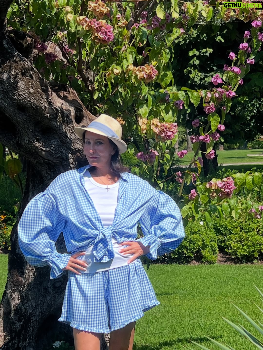 Alika Smekhova - 76.3K Likes - Немножко итальянских каникул 💘

Костюм @berta_muzis 
#alikasmekhova #holiday #italia #аликасмехова #каникулы #италия #мамадорогая #мамамиа #mammamia