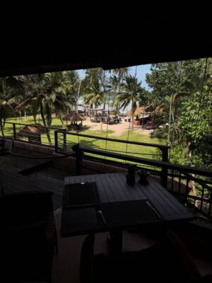 Alisa Kunkwaeng Instagram - August Energy💖🏝️☀️ ตื่นเต้นได้ไปทะเล ไปติดเกาะในรอบปี ตื่นตี4 ขับรถไปขึ้นเรือ เจอพายุ เมาเรือ เมาสองแถว เมามอเตอร์ไซด์ พอมาถึงเกาะมีแดด ฝนนิดๆ เลยแช่น้ำตั้งแต่บ่ายๆจนเย็น ขากลับรูทเดิม สองแถว เรือ และขับกลับอีก 5 ชั่วโมง เพื่อนที่นั่งข้างๆหลับสบายสุด และอาหารอร่อยมาก แฮปปี้ ขนของไปเหมือนไป7 วัน 😂😂 อยากไปอีกแล้วอ่า
.
#kohkood #kohkoodisland #trad #beachvibe #islandvibes #มะปรางอลิสา