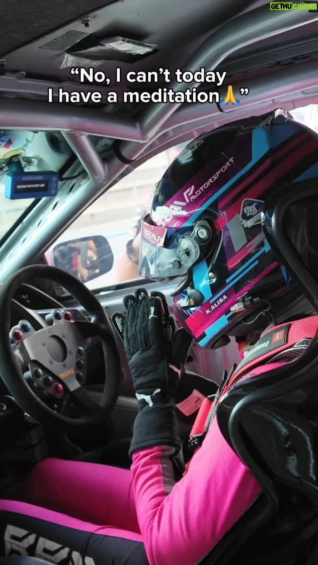 Alisa Kunkwaeng - 3 Likes - เผลอกดลบบบ 😂💖🏁 
.
.
#bbmpmotorsport #racing #hondacrz #racer #cargirl  #womeninmotorsport #alrisaa #motorsport #raceweekend #fyp