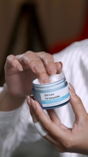 Alya Iman Instagram - Keeping it simple, smooth, and deeply hydrated 💧
Dr. Leo 7X Ceramide Moisturizer = my go-to glow fix every day ✨
#drleomy #drleo7xceramide