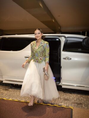 Alya Iman Instagram - Here for the good vibes, a reunion of familiar faces, and a night celebrating talents. No gossip, no drama, just love <3
Nominated for 2 categories last night thank you #AnugerahMelodiTerhangat2025 @meloditv3 @tv3malaysia ✨
Dressed in @fiziwoo
Glam @iqbalrafael92
Hairstylist @shasya_balqisya
Captures @reza8179
VidCams @miezailani @taufiqazhr