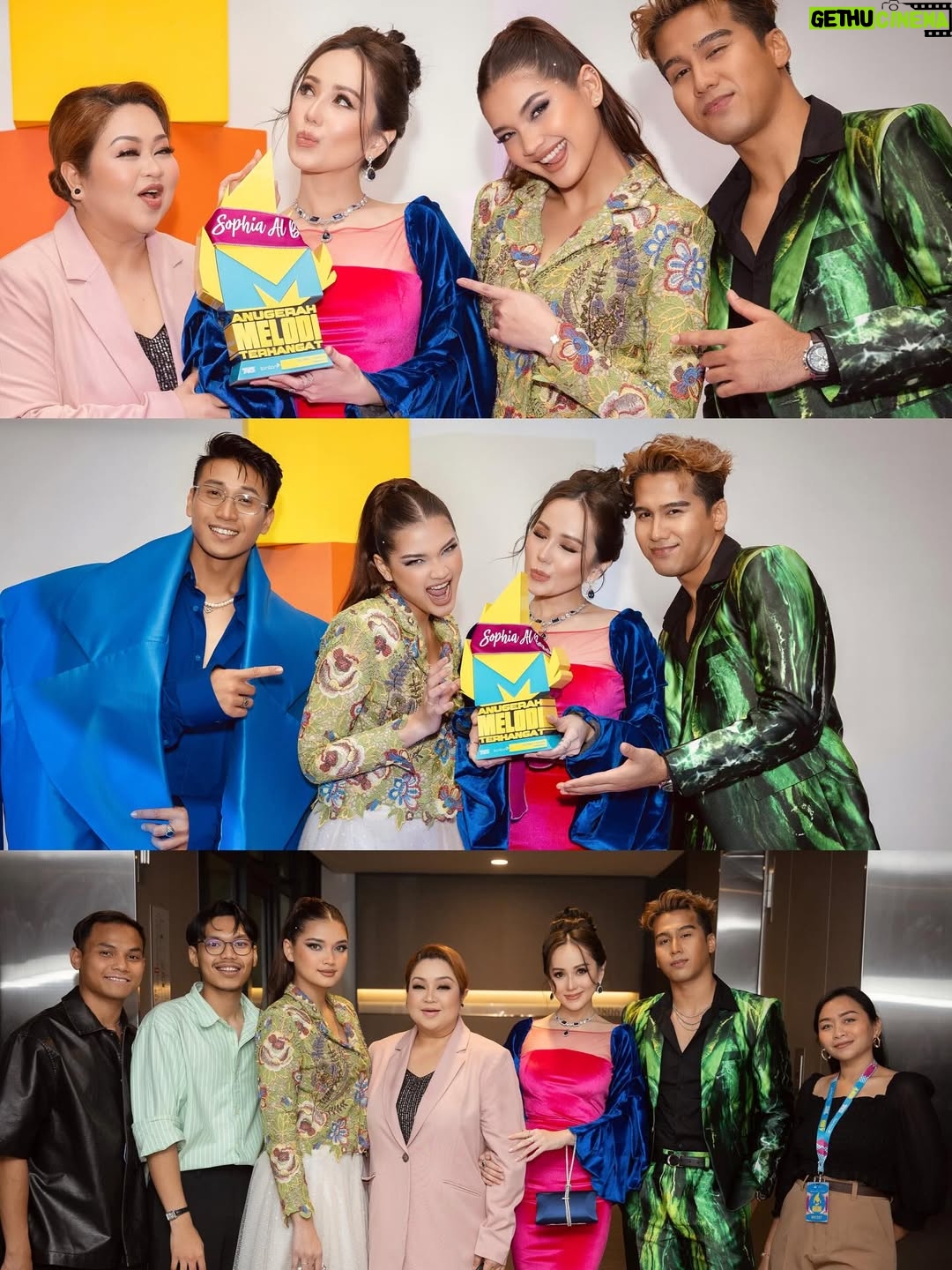 Alya Iman - 3 Likes - Here for the good vibes, a reunion of familiar faces, and a night celebrating talents. No gossip, no drama, just love <3 

Nominated for 2 categories last night thank you #AnugerahMelodiTerhangat2025 @meloditv3 @tv3malaysia ✨

Dressed in @fiziwoo 
Glam @iqbalrafael92 
Hairstylist @shasya_balqisya 
Captures @reza8179 
VidCams @miezailani @taufiqazhr