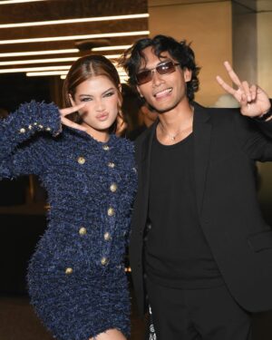 Alya Iman Instagram - A night full of tears, laughters & smiles ✨
#PabilaDiaTersenyum @viumalaysia
@globalstationsb
@starspowerhouseentertainment
@balmain
@miezailani @taufiqazhr
@itsmeanuar
@iqbalrafael92 @edvidkwa