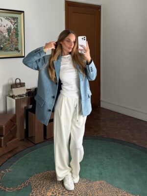 Alyona Vodonayeva Instagram - Девочки, как вам макияж? Научилась краситься сама наконец-то.