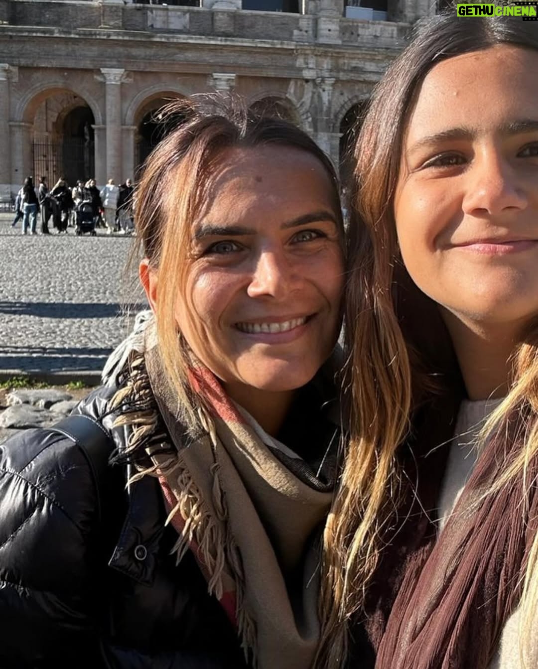 Amalia Granata - 17.6K Likes - Felices 17 !!!!! Que año te espera! de despedidas y comienzos !! Te amo ❤️ 
Feliz cumpleaños mi princesa te mereces todo lo bueno que te puede dar la vida.
@umagranata