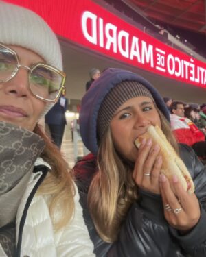 Amalia Granata Instagram - Felices 17 !!!!! Que año te espera! de despedidas y comienzos !! Te amo ❤️
Feliz cumpleaños mi princesa te mereces todo lo bueno que te puede dar la vida.
@umagranata