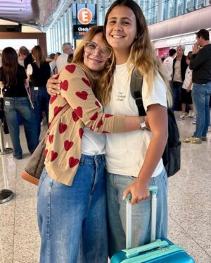 Amalia Granata Instagram - Felices 17 !!!!! Que año te espera! de despedidas y comienzos !! Te amo ❤️
Feliz cumpleaños mi princesa te mereces todo lo bueno que te puede dar la vida.
@umagranata