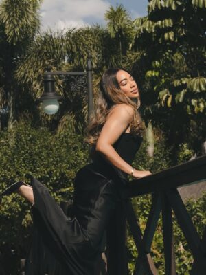 Amanda Du-Pont Instagram - Standing in and tall, being your maid of honour my sister…my entire heart and lifeline…is now someone’s else’s heart and lifeline🥹
