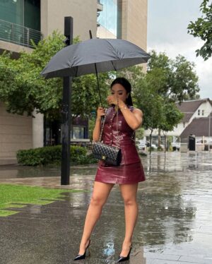 Amanda Du-Pont Instagram - when it rains it pours ☔️💰