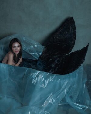 Amanda Manopo Instagram - Im fading away slowy and you aren’t even noticing

#STARRING @amandamanopo 
Photographer @winstongomez #winstongomez 
Stylist @cellyjournee 
Mua @kikylutan 
Hair @pujahairdo 
Studio @11.11studiojakarta 
Tails @marcellytania 

#AmandaManopo
