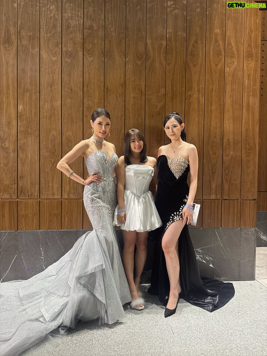 Amber Chia - 1.9K Likes - 非常荣幸再次担任 @goddessofnature.malaysia 的评审与猫步导师 ✨
恭喜 @summerlau1313 & @dj.riesa.anne 顺利完成第六届全能女神！一届比一届精彩🤩
同时也恭喜所有参赛者与获奖者们 🎉
冠军 👑 @aglthsrx
亚军 👑 @___mimiwong 
季军 👑 @eileencl__ 
Wearing @ilavish.gown silver gown. 🩶