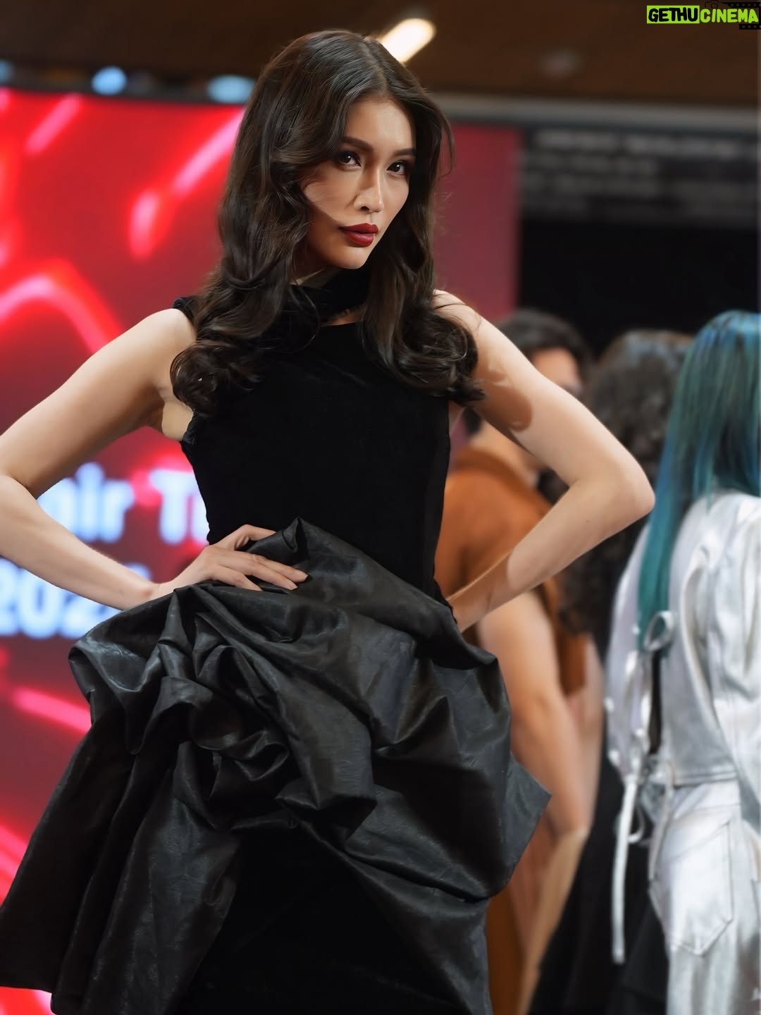 Amber Chia - 1.5K Likes - 我的小男友，太帅了🤩
My little boyfriend, too handsome already 🔥
Mummy is super proud of you @ashtonwongjw — what an amazing show! 👏
Big congratulations @michaelpoh @hairzonestudiobymichaelpoh and thank you once again for having us.❤️
Outfit love: @behati.my 🖤