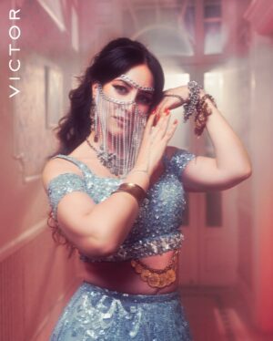 Amie Sultan Instagram - Can you dance with your soul?
Find out more in our 31st issue dedicated to self love.
Cover Star: Amie Sultan @amiesultanofficial
Producer: Ray Victor @rayforremon
Creative Production: Nabil El-shemy @billythecollective
Photographer: Youssef Hamouda @hamouda_joe
Videographer: Khadija Sherif @_khadija_sherif_
Retoucher: Mayer Sayed @mayer_sayed_retoucher
Makeup Artist: Sagdah Elshamy @sagdahelshamy
Hair stylist: Al Sagheer Salons @alsagheersalons
@mena.mon
Stylist: Musaed Al Saqer @musaed.d
Dress by: @saphircouture
Accessories/jewelry: Zix Piercing
@zixpiercings
Media & PR: Omar Ahmed @omar.ahmed.f
Production Assistant: Mohamed Hassan @mohassan0_0
Special Thanks to: Ali Al Sayer @alisalsayer
#TheVictorMagazine #VictorMagazine #HomeOfAllTalents
#TheBodyBuddyIssue