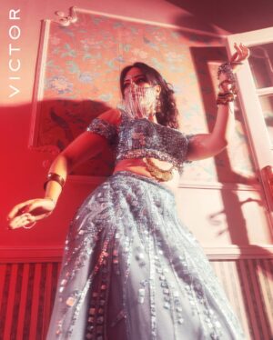 Amie Sultan Instagram - Can you dance with your soul?
Find out more in our 31st issue dedicated to self love.
Cover Star: Amie Sultan @amiesultanofficial
Producer: Ray Victor @rayforremon
Creative Production: Nabil El-shemy @billythecollective
Photographer: Youssef Hamouda @hamouda_joe
Videographer: Khadija Sherif @_khadija_sherif_
Retoucher: Mayer Sayed @mayer_sayed_retoucher
Makeup Artist: Sagdah Elshamy @sagdahelshamy
Hair stylist: Al Sagheer Salons @alsagheersalons
@mena.mon
Stylist: Musaed Al Saqer @musaed.d
Dress by: @saphircouture
Accessories/jewelry: Zix Piercing
@zixpiercings
Media & PR: Omar Ahmed @omar.ahmed.f
Production Assistant: Mohamed Hassan @mohassan0_0
Special Thanks to: Ali Al Sayer @alisalsayer
#TheVictorMagazine #VictorMagazine #HomeOfAllTalents
#TheBodyBuddyIssue