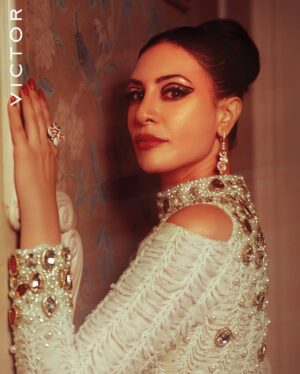 Amie Sultan Instagram - “I have been to Dubai many times both as a tourist and as a performer and this city never ceases to amaze me”.
Find out more about Amie in our 31st issue dedicated to self love.
Cover Star: Amie Sultan @amiesultanofficial
Producer: Ray Victor @rayforremon
Creative Production: Nabil El-shemy @billythecollective
Photographer: Youssef Hamouda @hamouda_joe
Videographer: Khadija Sherif @_khadija_sherif_
Retoucher: Mayer Sayed @mayer_sayed_retoucher
Makeup Artist: Sagdah Elshamy @sagdahelshamy
Hair stylist: Al Sagheer Salons @alsagheersalons
@mena.mon
Stylist: Musaed Al Saqer @musaed.d
White dress: Thaher Baqer @thaher.baqer
Black dress: Nour Abdul @bynourabdul
Accessories/jewelry: Carlo Joaillier @carlojoaillier
Media & PR: Omar Ahmed @omar.ahmed.f
Production Assistant: Mohamed Hassan @mohassan0_0
Special Thanks to: Ali Al Sayer @alisalsayer
#TheVictorMagazine #VictorMagazine #HomeOfAllTalents
#TheBodyBuddyIssue