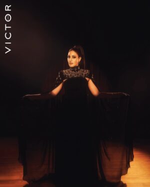 Amie Sultan Instagram - “I have been to Dubai many times both as a tourist and as a performer and this city never ceases to amaze me”.
Find out more about Amie in our 31st issue dedicated to self love.
Cover Star: Amie Sultan @amiesultanofficial
Producer: Ray Victor @rayforremon
Creative Production: Nabil El-shemy @billythecollective
Photographer: Youssef Hamouda @hamouda_joe
Videographer: Khadija Sherif @_khadija_sherif_
Retoucher: Mayer Sayed @mayer_sayed_retoucher
Makeup Artist: Sagdah Elshamy @sagdahelshamy
Hair stylist: Al Sagheer Salons @alsagheersalons
@mena.mon
Stylist: Musaed Al Saqer @musaed.d
White dress: Thaher Baqer @thaher.baqer
Black dress: Nour Abdul @bynourabdul
Accessories/jewelry: Carlo Joaillier @carlojoaillier
Media & PR: Omar Ahmed @omar.ahmed.f
Production Assistant: Mohamed Hassan @mohassan0_0
Special Thanks to: Ali Al Sayer @alisalsayer
#TheVictorMagazine #VictorMagazine #HomeOfAllTalents
#TheBodyBuddyIssue