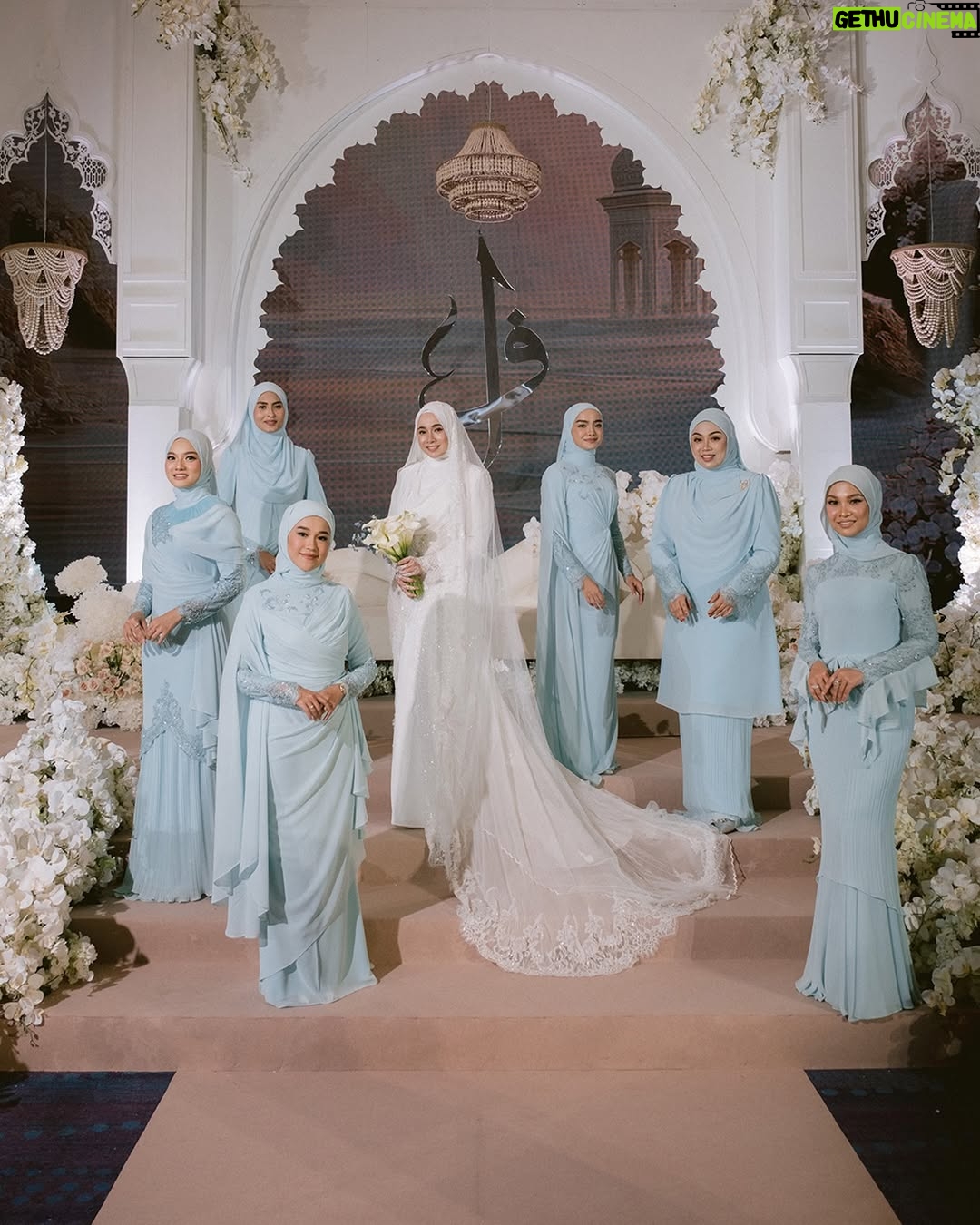 Amira Othman - 309.5K Likes - ✨ Dalam tiap helaian takdir, terukir kisah kita. Setulus takdir menyatu dalam satu akad. Setiap detik adalah puisi cinta yang tidak terucap, namun tersemat pada setiap jiwa yang ikhlas. 🤍💙✨ 

#setulustakdirfattahamira
